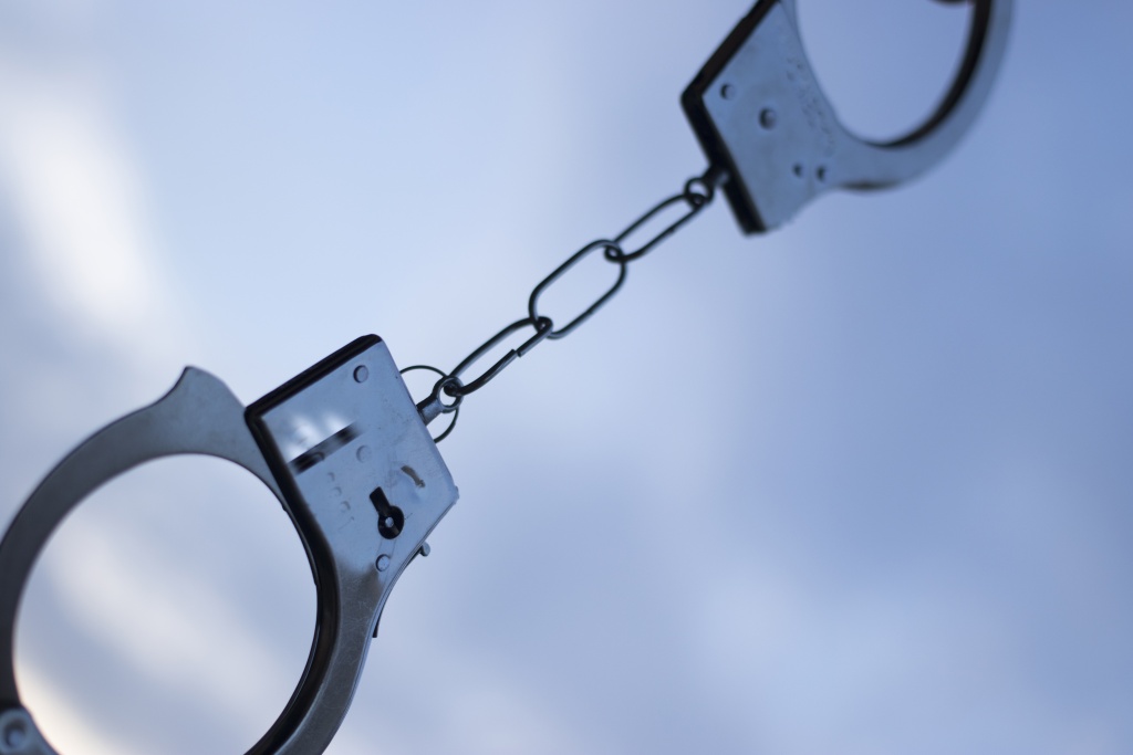 low-angle-view-chain-against-sky.jpg небо